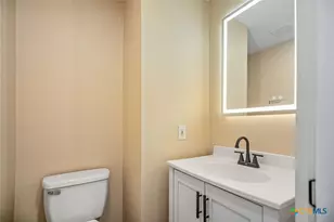 526 Fairmont St, Port Lavaca, TX 77979 - Photo 17