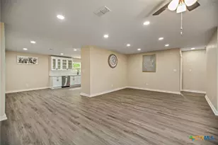 526 Fairmont St, Port Lavaca, TX 77979 - Photo 5