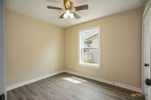 526 Fairmont St, Port Lavaca, TX 77979 - Photo 15