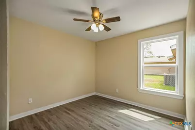 526 Fairmont Street, Port Lavaca, TX 77979 - Photo 13