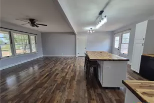 1010 E Church St, Cuero, TX 77954 - Photo 5