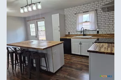 1010 E Church Street, Cuero, TX 77954 - Photo 11
