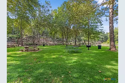 1070 Hayselton Avenue, New Braunfels, TX 78130 - Photo 7