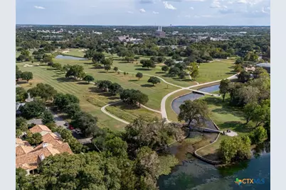1070 Hayselton Avenue, New Braunfels, TX 78130 - Photo 17
