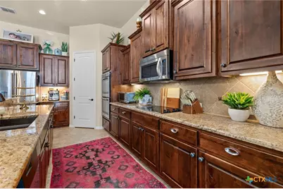 638 Cambridge Drive, New Braunfels, TX 78132 - Photo 3