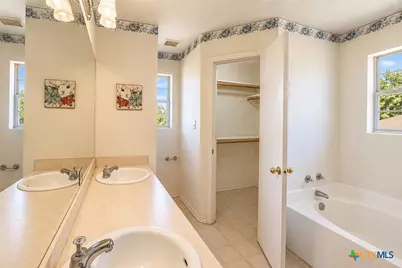 203 Knight Lane, Waco, TX 76705 - Photo 13