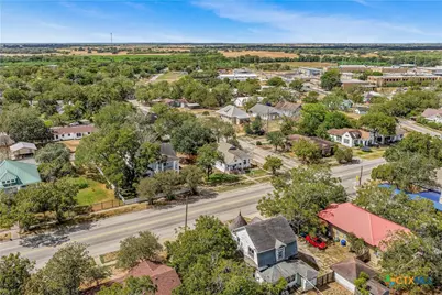 612 W Grand Avenue, Yoakum, TX 77995 - Photo 43