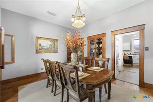 612 W Grand Ave, Yoakum, TX 77995 - Photo 21