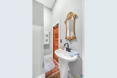 612 W Grand Avenue, Yoakum, TX 77995 - Photo 25