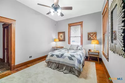 612 W Grand Avenue, Yoakum, TX 77995 - Photo 23