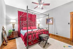 612 W Grand Ave, Yoakum, TX 77995 - Photo 15