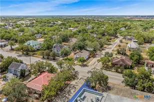 612 W Grand Ave, Yoakum, TX 77995 - Photo 41
