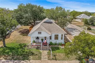 612 W Grand Ave, Yoakum, TX 77995 - Photo 5