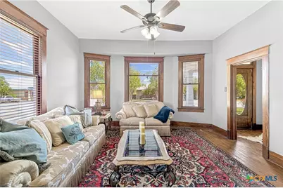 612 W Grand Avenue, Yoakum, TX 77995 - Photo 19