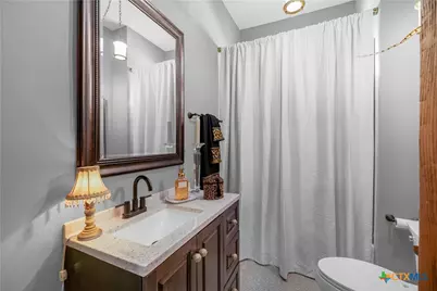 612 W Grand Avenue, Yoakum, TX 77995 - Photo 27