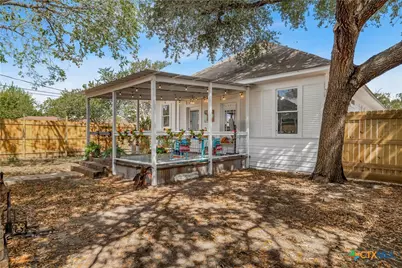 612 W Grand Avenue, Yoakum, TX 77995 - Photo 33