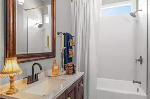 612 W Grand Ave, Yoakum, TX 77995 - Photo 13