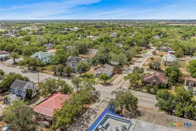 612 W Grand Avenue, Yoakum, TX 77995 - Photo 41