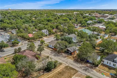 612 W Grand Avenue, Yoakum, TX 77995 - Photo 45
