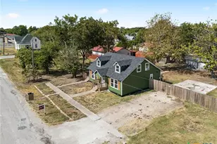 223 NW Front St, Bartlett, TX 76511 - Photo 37