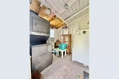 406 E Tres Palacios Avenue, Palacios, TX 77465 - Photo 27