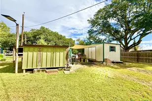406 E Tres Palacios Ave, Palacios, TX 77465 - Photo 35