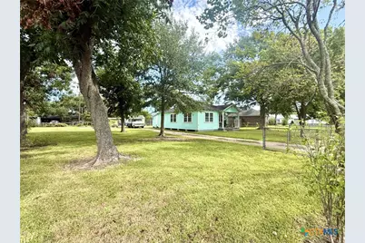 406 E Tres Palacios Avenue, Palacios, TX 77465 - Photo 33