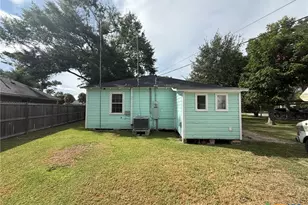 406 E Tres Palacios Ave, Palacios, TX 77465 - Photo 31