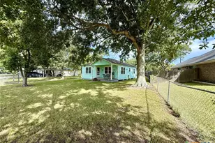 406 E Tres Palacios Ave, Palacios, TX 77465 - Photo 41