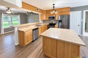 406 Royal Oak Dr, Victoria, TX 77905 - Photo 5