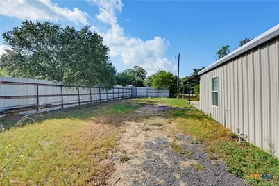 206 E Pine Street, Seguin, TX 78155 - Photo 3