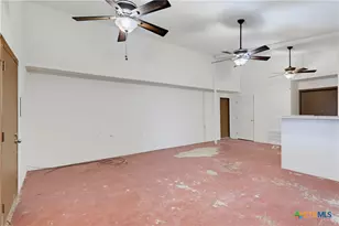 206 E Pine St, Seguin, TX 78155 - Photo 15