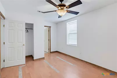 206 E Pine Street, Seguin, TX 78155 - Photo 11