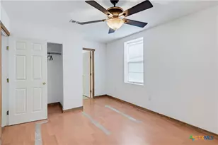 206 E Pine St, Seguin, TX 78155 - Photo 11