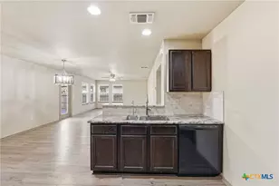 1306 Fern Ct, Gonzales, TX 78629 - Photo 9