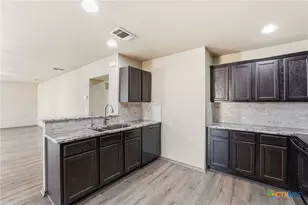 1306 Fern Ct, Gonzales, TX 78629 - Photo 7