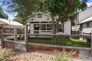 2018 Katy St, New Braunfels, TX 78130 - Photo 3