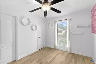 301 Trentwood Cir, Victoria, TX 77901 - Photo 27