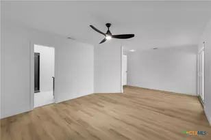 301 Trentwood Cir, Victoria, TX 77901 - Photo 17