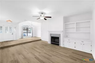 301 Trentwood Cir, Victoria, TX 77901 - Photo 5