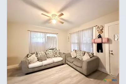 220 Fm-1686, Telferner, TX 77988 - Photo 5