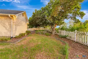 192 Huron St, Victoria, TX 77905 - Photo 11