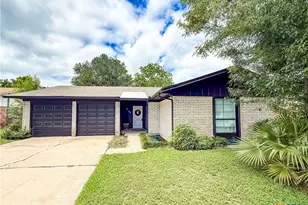 204 Timberlane, Victoria, TX 77901 - Photo 1