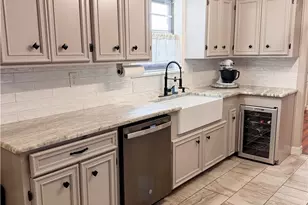 212 S 4th St, Stockdale, TX 78160 - Photo 5