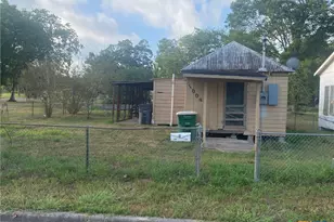 1009 Pine St, Victoria, TX 77901 - Photo 1