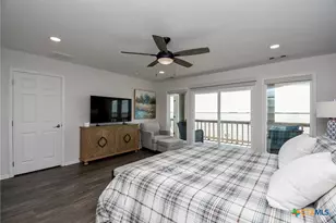 1440 W Bayshore Dr, Palacios, TX 77465 - Photo 35