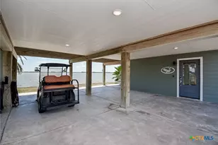 1440 W Bayshore Dr, Palacios, TX 77465 - Photo 7