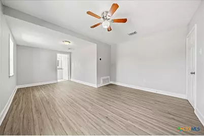 1585 E Central, Lorena, TX 76655 - Photo 11