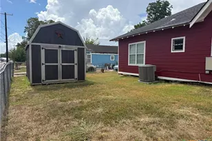 807 Pine St, Victoria, TX 77901 - Photo 23