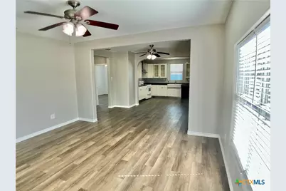 807 Pine Street, Victoria, TX 77901 - Photo 7